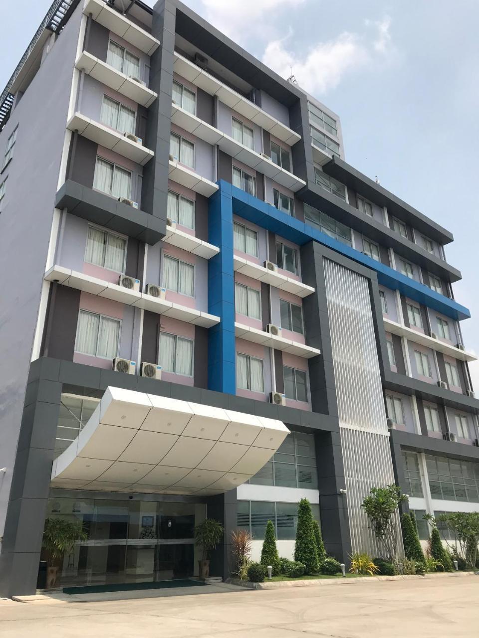 โฮเทล บรอดเวย์ ย่างกุ้ง Hotel ภายนอก รูปภาพ