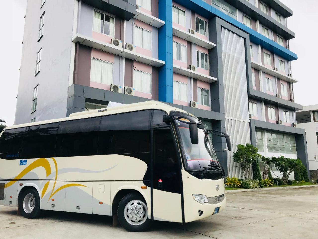 โฮเทล บรอดเวย์ ย่างกุ้ง Hotel ภายนอก รูปภาพ