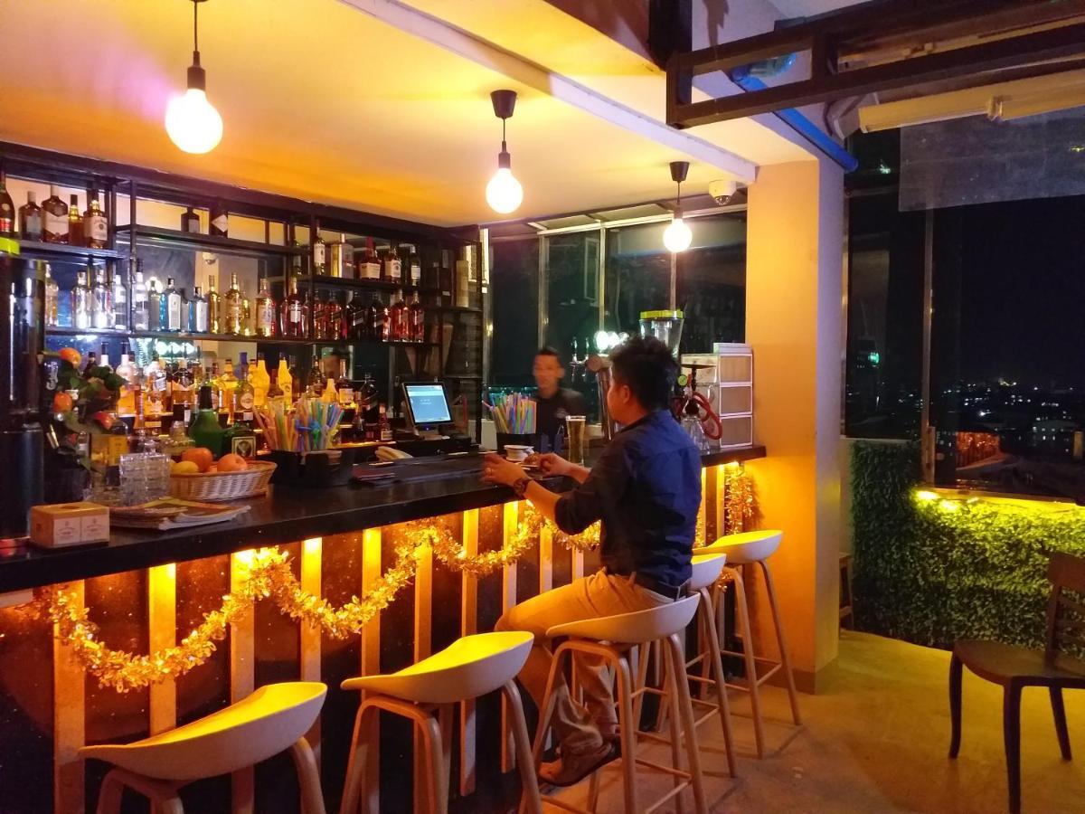 โฮเทล บรอดเวย์ ย่างกุ้ง Hotel ภายนอก รูปภาพ