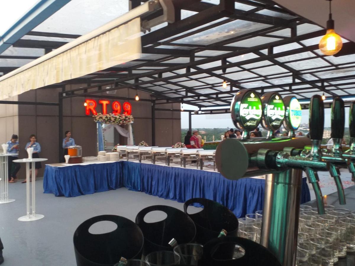 โฮเทล บรอดเวย์ ย่างกุ้ง Hotel ภายนอก รูปภาพ